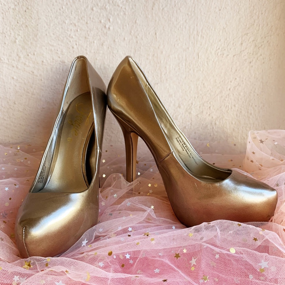 Gold Leather Platform Pumps heel US5.5